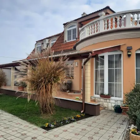 Bed & Breakfast Ambrozia *