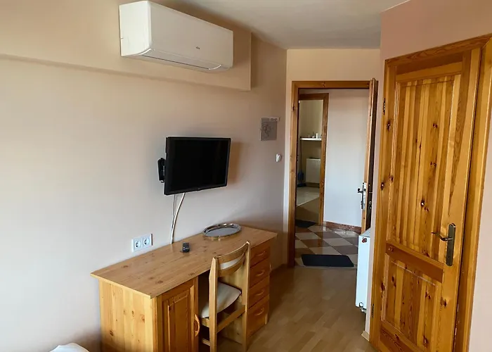 Ambrozia 3* نايغكانيشا