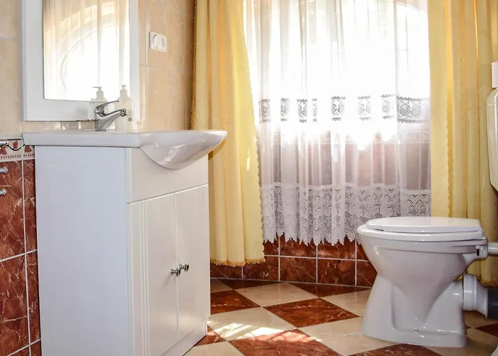 Ambrozia نايغكانيشا