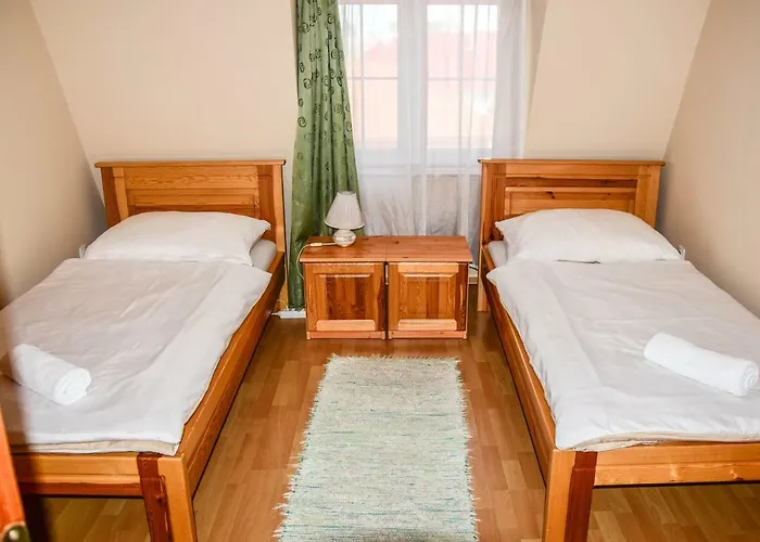 ベッド・アンド・ブレックファスト Ambrozia ナジカニジャ